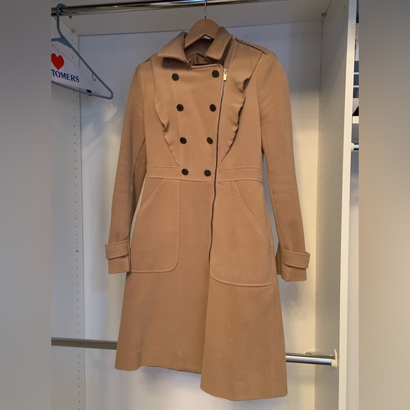 BCBGMAXAZRIA Fayette Ruffle Woven Trench Dress Coat in Sand Tan XS - Picture 2 of 8